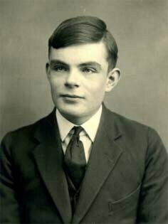 O britânico Alan Turing, que ajudou os aliados a vencer a 2ª Guerra Mundial