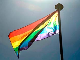 Bandeira do movimento LGBT.(Foto: Agência Brasil/Marcelo Camacho)