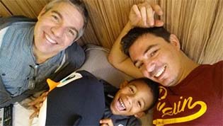Gilberto Scofield Jr, PH e Rodrigo Barbosa: “Somos uma família como qualquer outra família do país”.